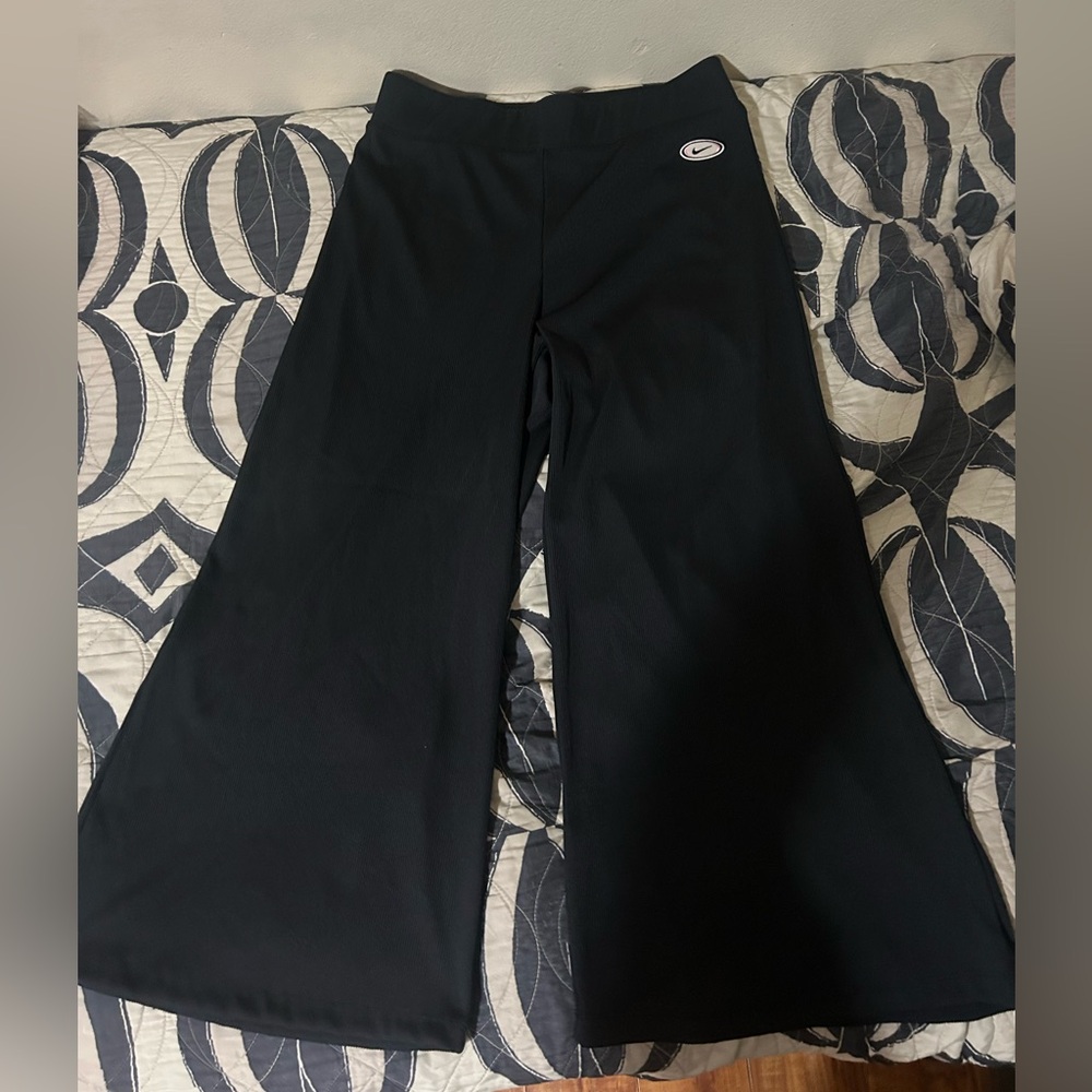 Nike Sportswear Womens Wide Leg Ribbed Crop Pants - Black - Large